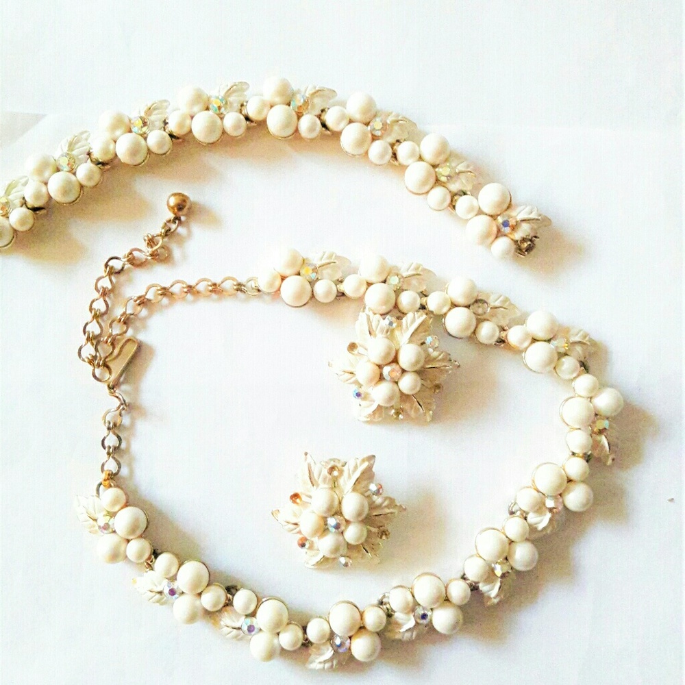 Vintage cream color pearl fashion jewelry set